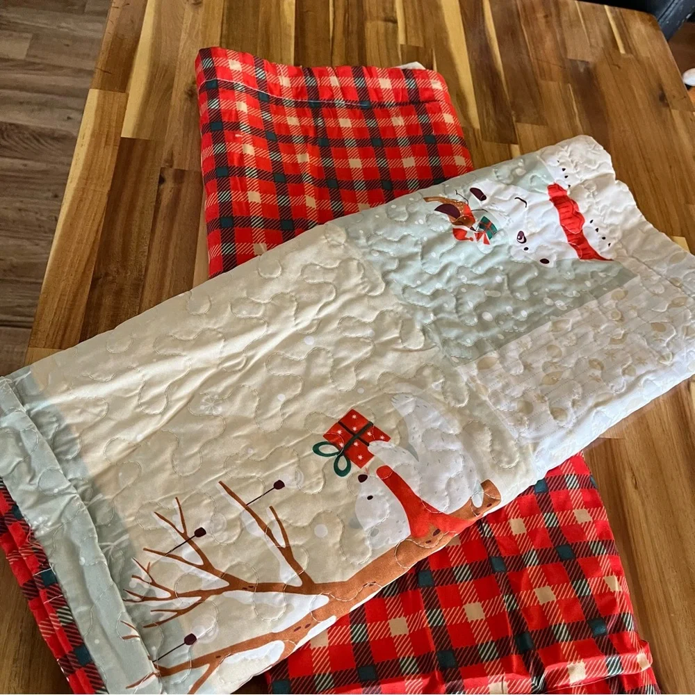 Mar Cielo Holiday California King Quilt with Pillow Shams